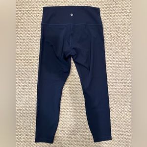 Lululemon size 10 Wunder Train high rise leggings in Navy